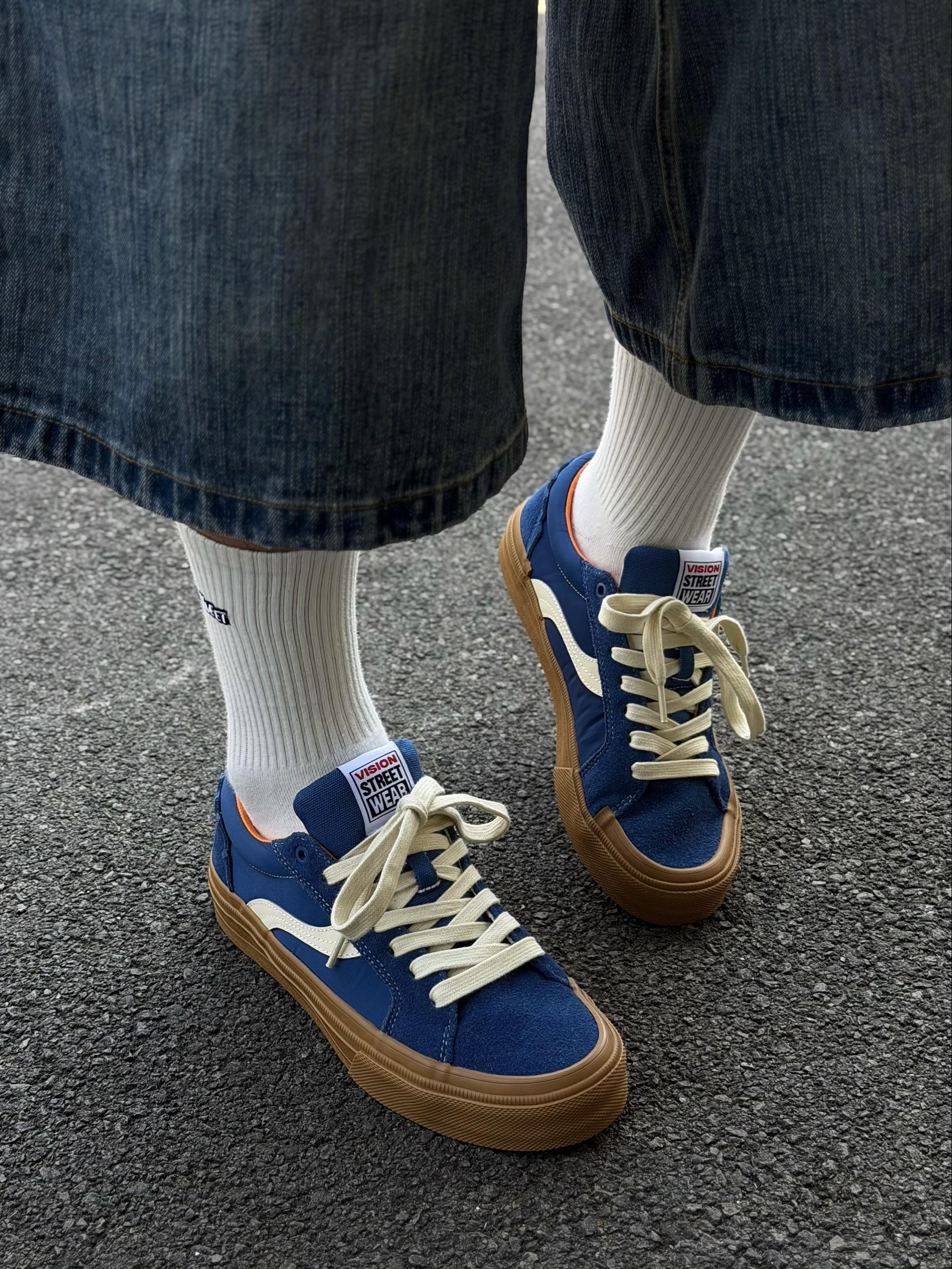 还得是蓝色系!这抹“蓝”自带早春滤镜👟